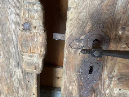 Bild 2:Holztor uralt