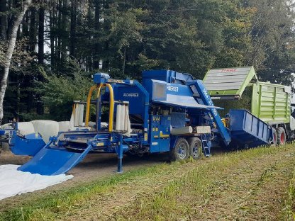 Bild 8:Maisballenpressen