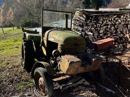 Bild 4:Oldtimer Traktoren