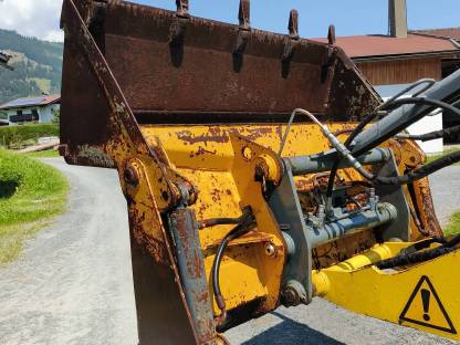 Bild 4:Kramer Kippschaufel