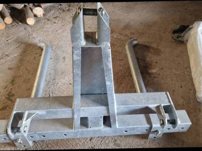 Bild 2:Ballengabel für Rundballentransport