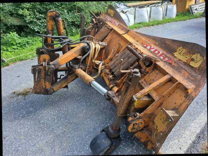 Bild 2:Hydrac Schneepflug 2502 HS