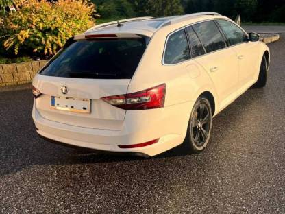 Bild 6:Skoda Superb Combi Style TDI DSG Panorama Kombi/Family Van