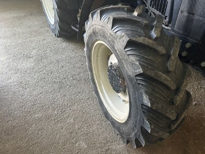 Bild 5:Felgen und Reifen für New Holland TN oder Steyr Kompakt S