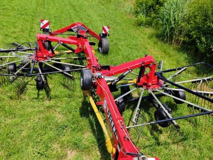 Bild 4:Doppelseitenschwader Fella TS 1452