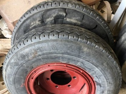 Bild 2:2 Stk. Anhängerreifen 825x16 mit 6-Loch-Felgen