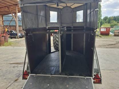 Bild 5:Viehanhänger