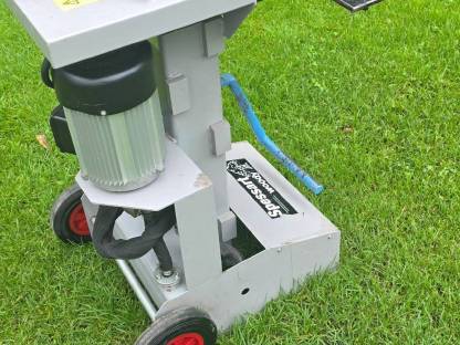 Bild 4:Holzspalter 7 t