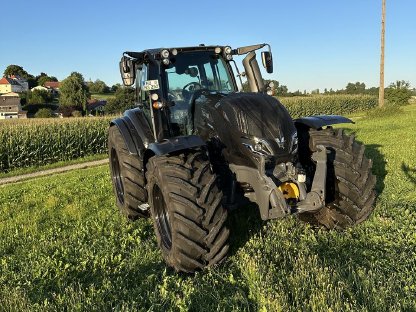 Bild 3:Valtra T235D