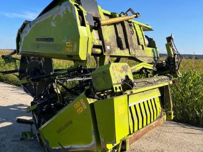Bild 9:Claas Mähdrescher Mega 370