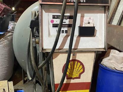 9.000-Liter-Tankstelle mit Zapfsäule
