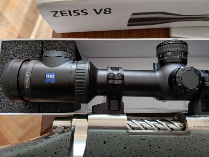 Bild 2:Zeiss V8 2,8-20x56 Zielfernrohr mit ASV ballistischer Verstellung