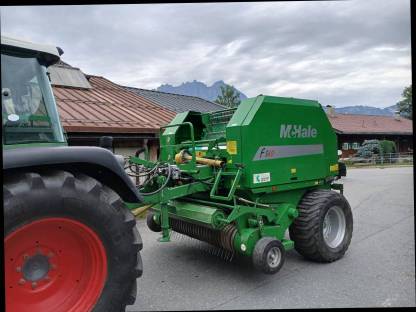McHale Rundballenpresse F560