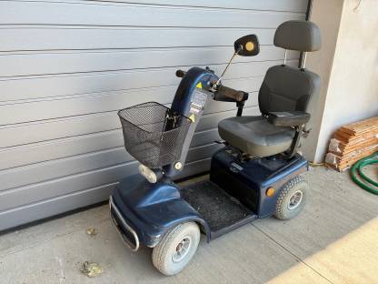 Bild 2:Seniorenfahrzeug Shoprider