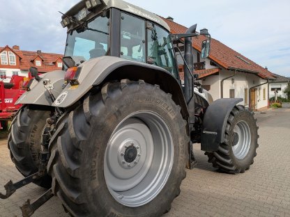 Bild 3:Steyr CVT 150 silber