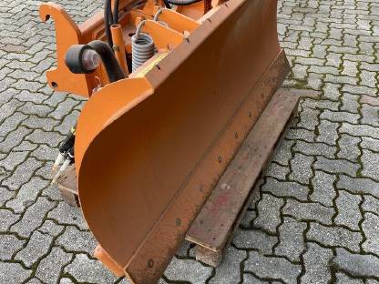 Bild 2:Schneepflug Hauer HS 1800