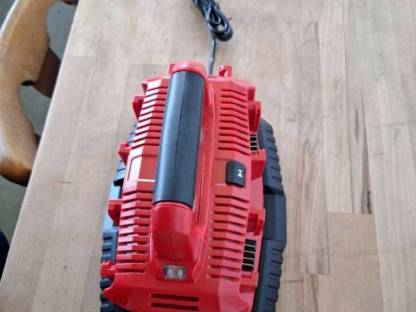 Bild 2:Milwaukee M14 M18 6-fach Ladegerät M1418C6