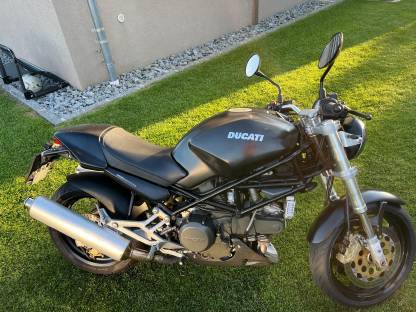 Ducati Monster 750 Black Edition M1