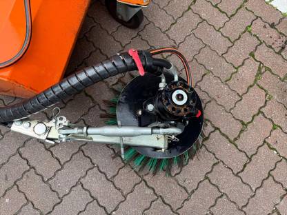 Bild 5:Ecotech Kehrmaschine OWS-200