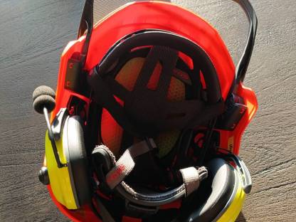 Bild 6:Protos Gehörschutz: Funk-Headset + Sprechtaste für Forstfunk