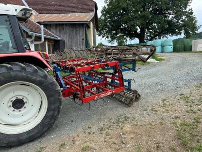 Bild 4:Hatzenbichler Kultivator 4,5m Saatbettkombination