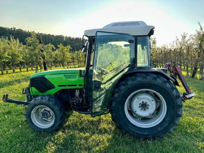 Bild 2:Deutz Agrocompact F85 Obstbautraktor