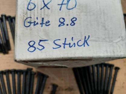 Bild 2:Schwarze Stahlschrauben 6x70