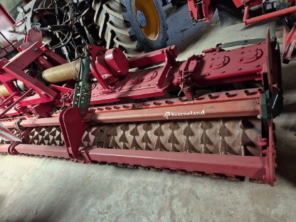 Bild 2:Kreiselegge 6 m Kverneland