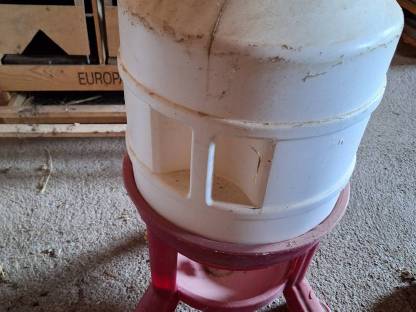 Bild 2:Wassertränke