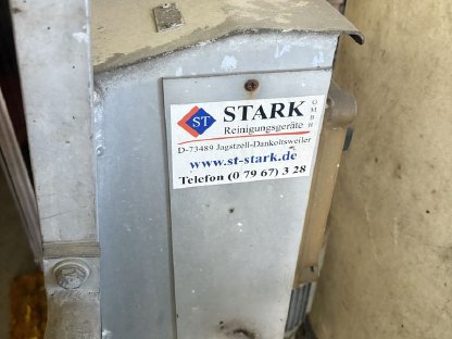 Bild 3:LKW und Bus Reinigungsmaschine