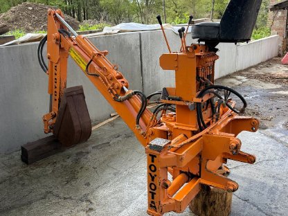 Bild 2:Bagger Toyota Anbaubagger für Kompaktlader oder Traktor