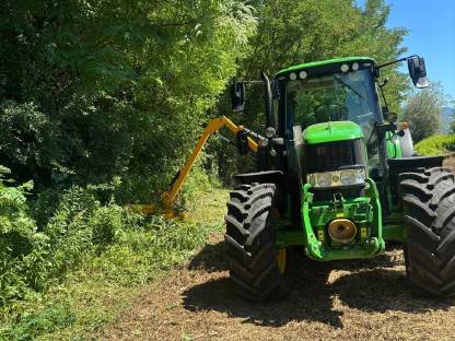 Bild 4:Mulch- und Böschungsmulcharbeiten, Forstfreischnitt