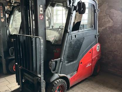 Lind H 16 Treibgas Gabelstapler.