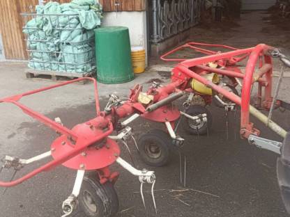 Bild 4:Kreiselwender Pöttinger Hit 40