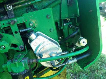 Bild 5:Rundballenpresse John Deere 545