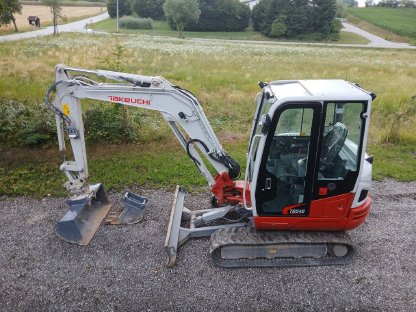 Bagger Takeuchi TB 240 V4 mit Vollausstattung