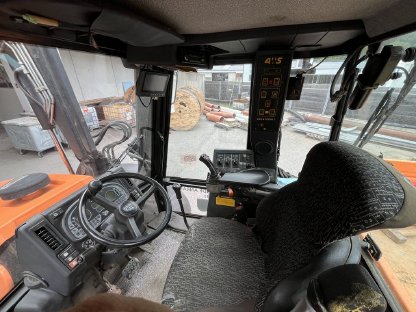 Bild 6:Kommunalfahrzeug JCB Fastrac 2140