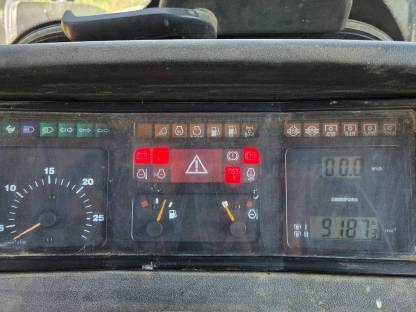 Bild 7:Steyr 9094 mit Frontlader Hauer VX 95