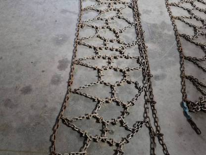 Bild 3:Schneeketten/Netzketten 440/65R24