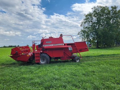 Verkaufe Mähdrescher Massey Ferguson 440