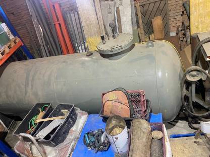 Bild 4:9.000-Liter-Tankstelle mit Zapfsäule