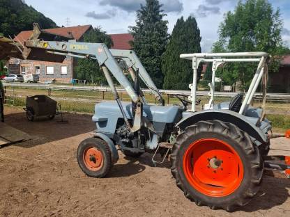 Bild 2:Traktor Eicher Tiger 2