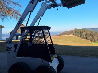 Bild 2:Kompaktlader Bobcat 825