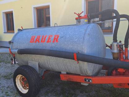 Bild 7:Bauer Güllefass 2.100 l