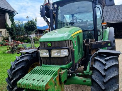 John Deere 5100