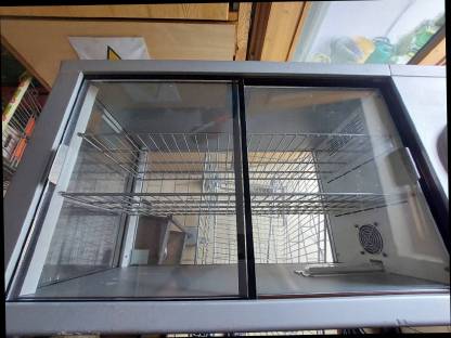 Bild 3:Kuchenkühlschrank