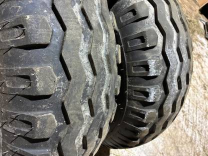 Bild 3:Reifen 10.0/75 - 15.3