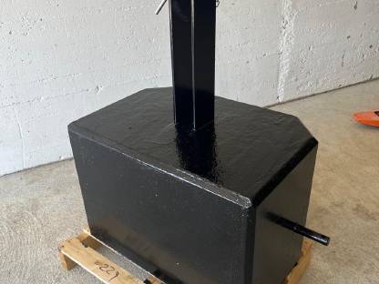 Bild 5:Traktorgewicht, Frontgewicht, Heckgewicht ca. 400 kg KAT 2