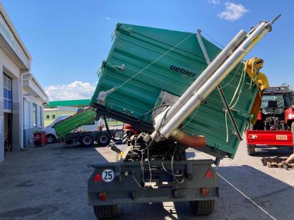 Bild 2:Hydraulische Überladeschnecke