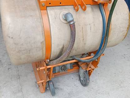 Bild 6:Holder A30 mit Feldspritze